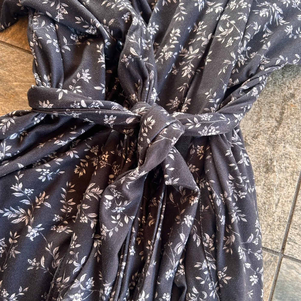 Amazon Brand Women’s Robe - Picture 3 of 8